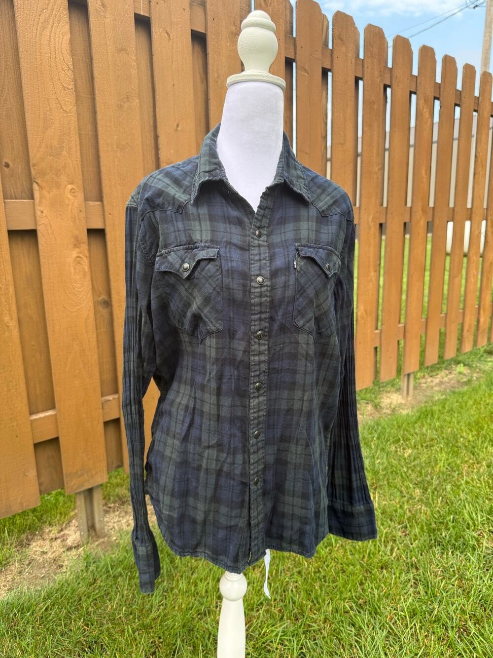Levi's Flannel Shirt Pearl Snaps Slim Fit Size Medium
